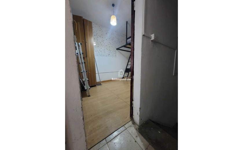 Cho thuê căn hộ chung cư ngõ 5 Láng Hạ, 50m2, 2 ngủ, 6.5 tr